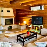 Pine River Dobrenica - Private 4000m2 Riverside Estate Alpesi faház Bihać
