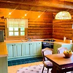 Pine River Dobrenica Lodge
