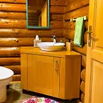 Pine River Dobrenica Lodge