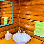 Pine River Dobrenica - Private 4000m2 Riverside Estate