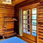 Pine River Dobrenica - Private 4000m2 Riverside Estate Alpesi faház *