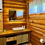 Pine River Dobrenica Orman Evi *