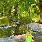 Lodge Pine River Dobrenica