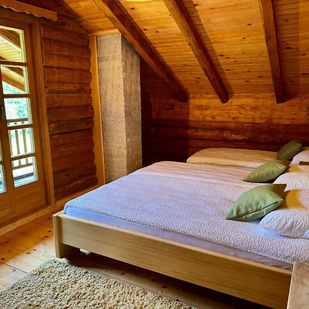 Pine River Dobrenica - 4000 M2 Riverside Estate Bihac