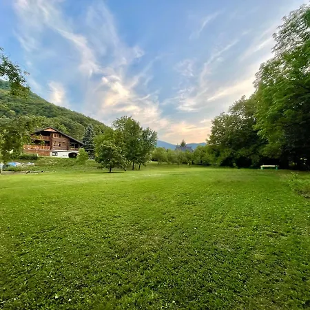 Pine River Dobrenica - 4000 M2 Riverside Estate カントリーハウス