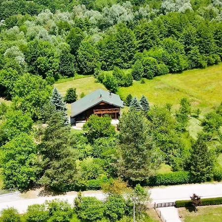 Pine River Dobrenica * Bihać